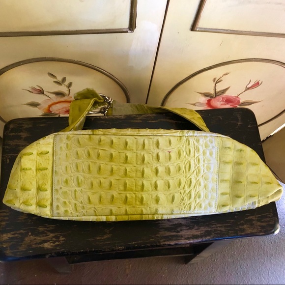 Petusco Embossed Genuine Leather Bag Vintage Lime - Picture 6 of 8